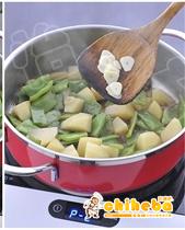 有肉味儿的素菜------扁豆炒土豆的做法 步骤9